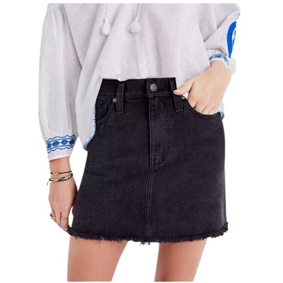 Madewell McCarren Denim Mini Skirt Black Wash Cotton Pockets Raw Hem Size 26 - Picture 3 of 7